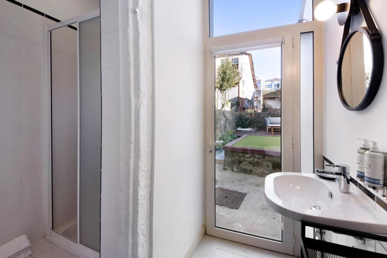 Crooked Floor House - Ground Floor Apartment Porto Bagian luar foto
